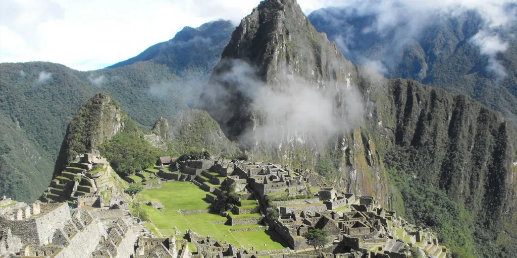 Machu Picchu and Sacred Valley Tour 2 Days